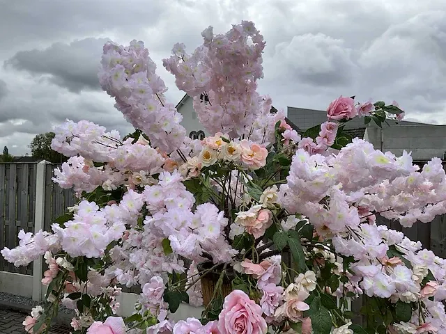Decoratieve boom in design bloempot - afbeelding 3 van  6