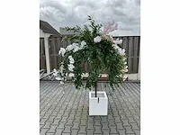 Decoratieve boom in design bloempot - afbeelding 1 van  5