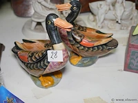 Decoratieve eenden in steen - afbeelding 1 van  1