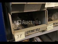 Decoratieve hardware; handgrepen en laarzen, sloten van ijzer en messing, diversen - afbeelding 5 van  22