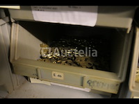 Decoratieve hardware; handgrepen en laarzen, sloten van ijzer en messing, diversen - afbeelding 9 van  22