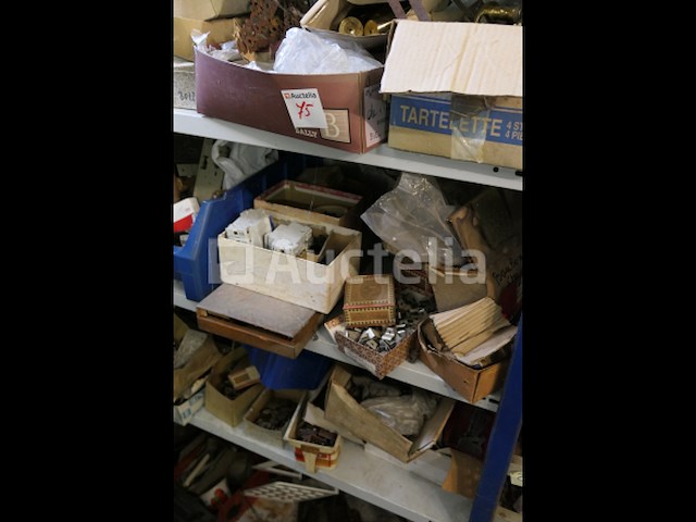 Decoratieve hardware; handgrepen en laarzen, sloten van ijzer en messing, diversen - afbeelding 14 van  22