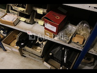 Decoratieve hardware; handgrepen en laarzen, sloten van ijzer en messing, diversen - afbeelding 12 van  22