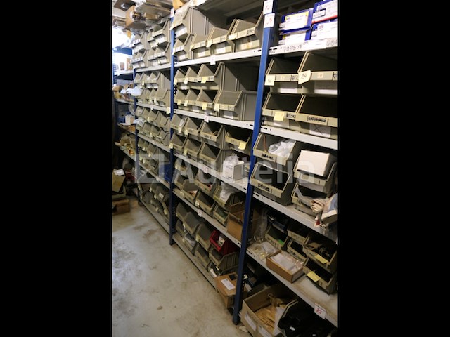 Decoratieve hardware; handgrepen en laarzen, sloten van ijzer en messing, diversen - afbeelding 16 van  22