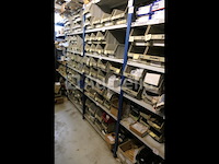 Decoratieve hardware; handgrepen en laarzen, sloten van ijzer en messing, diversen - afbeelding 16 van  22