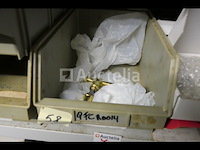 Decoratieve hardware; handgrepen en laarzen, sloten van ijzer en messing, diversen - afbeelding 17 van  22