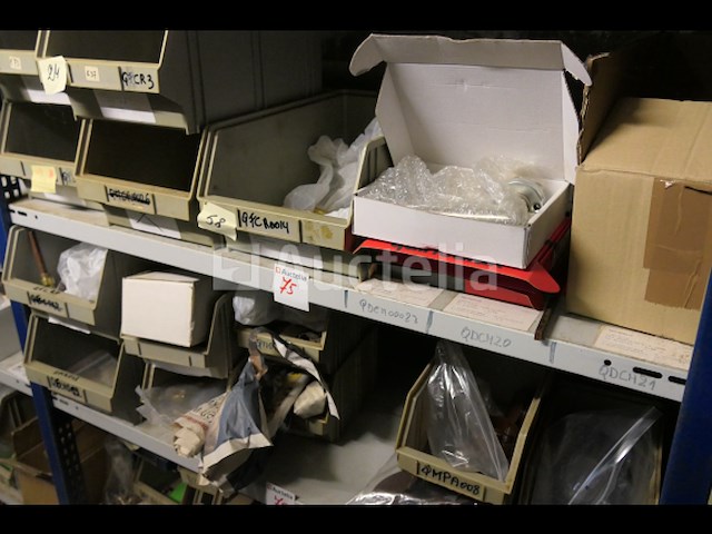 Decoratieve hardware; handgrepen en laarzen, sloten van ijzer en messing, diversen - afbeelding 19 van  22