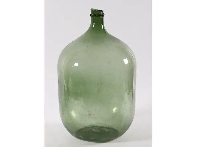 Decoratieve oude wijnfles - afbeelding 1 van  1