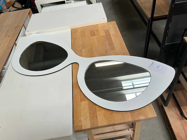 Decoratieve spiegel - afbeelding 1 van  3