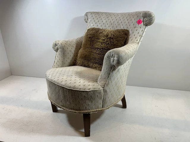 Decoratieve stoel met kussen - afbeelding 1 van  2