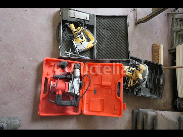 Decoupeerzaag, hakhamer, draagbare cirkelzaag - afbeelding 3 van  5