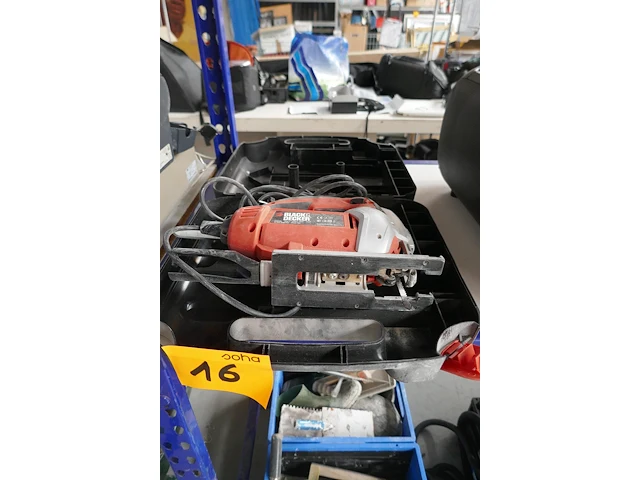 Decoupeerzaagmachine black & decker - afbeelding 1 van  4