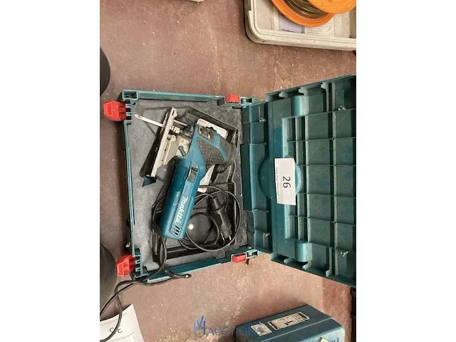Decoupeerzaagmachine makita - afbeelding 1 van  2