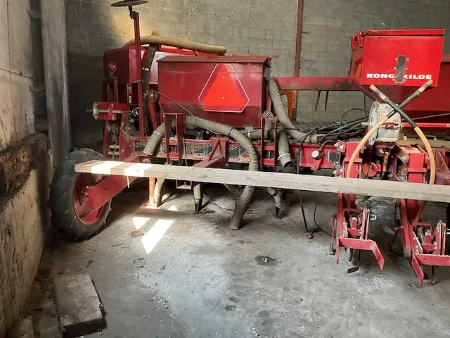 Deels afgebroken bietenzaaier - afbeelding 13 van  16