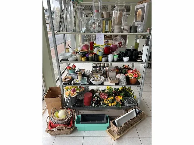 Deense kar met bloempotten -vazen -zijde bloemen +kleine bloempotjes - afbeelding 1 van  10