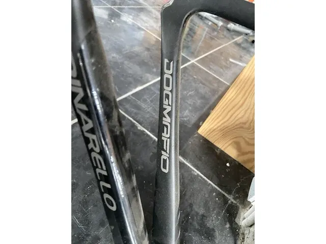 Defect fietskader pinarello - afbeelding 3 van  6