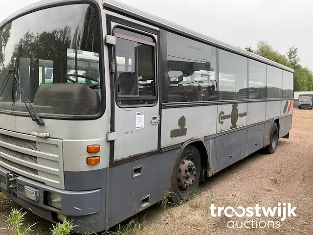 Defensie personenbus - afbeelding 1 van  12