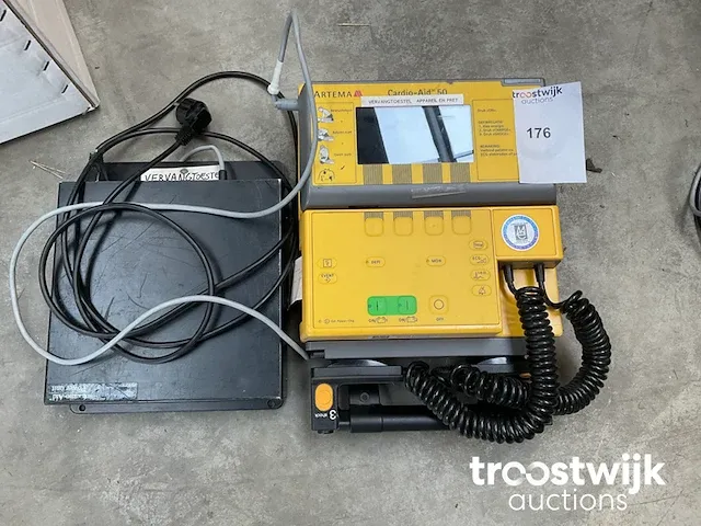 Defibrillator - afbeelding 1 van  8