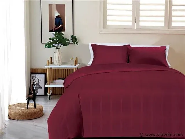 Dekbedovertrek melbourne deluxe maroon - 240x220 - afbeelding 1 van  2