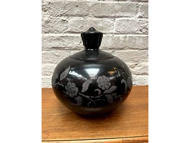 Dekselpot aardewerk h:23 cm - afbeelding 1 van  1