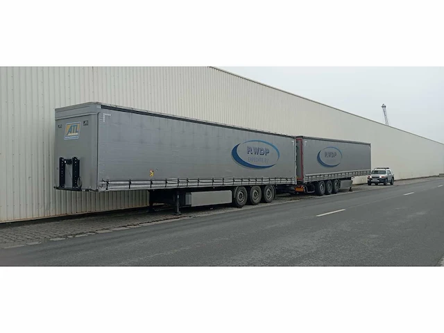 Dekzeilen vrachtwagen - afbeelding 1 van  6