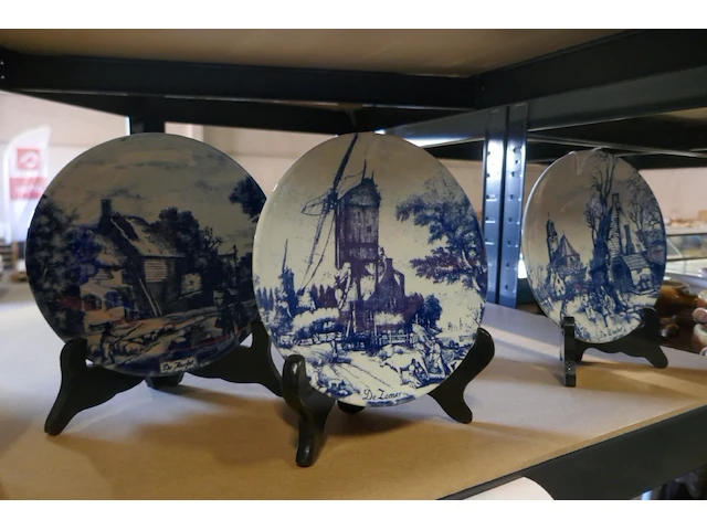 Delfts blauwe borden + vintage vaas - afbeelding 3 van  3