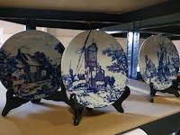 Delfts blauwe borden + vintage vaas - afbeelding 3 van  3