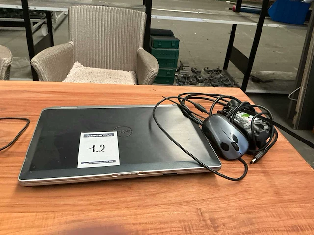 Dell laptop - afbeelding 1 van  4