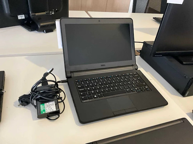Dell latitude 3340 laptop - afbeelding 2 van  6