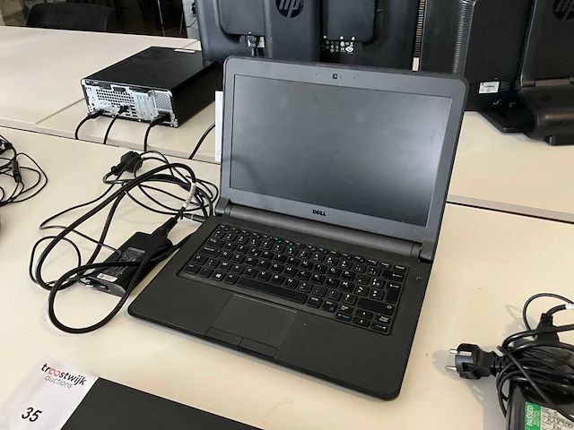Dell latitude 3340 laptop - afbeelding 1 van  6