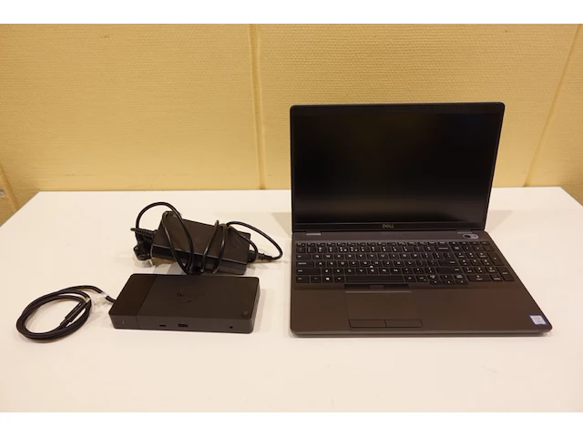 Dell latitude 5500 laptop - afbeelding 2 van  6