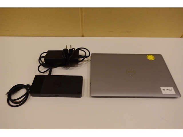 Dell latitude 5520 laptop - afbeelding 1 van  6