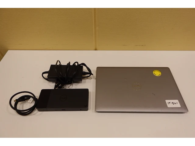 Dell latitude 5520 laptop - afbeelding 1 van  6