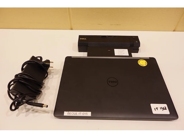 Dell latitude 5570 laptop - afbeelding 1 van  6