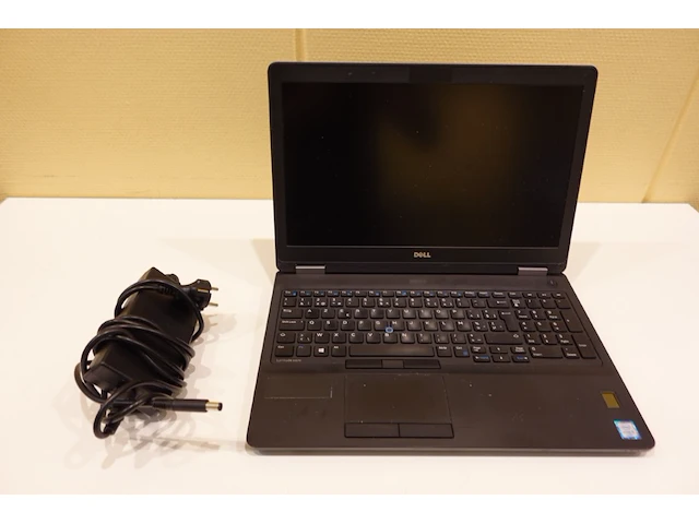 Dell latitude 5570 laptop - afbeelding 2 van  6