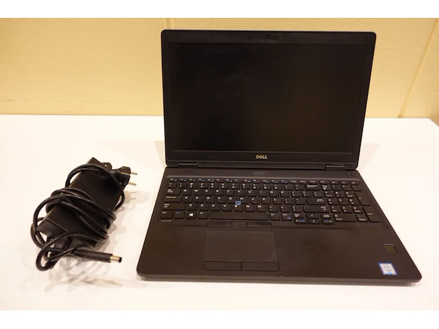 Dell latitude 5580 laptop - afbeelding 2 van  6