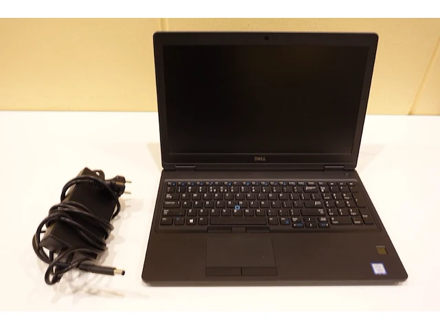 Dell latitude 5590 laptop - afbeelding 2 van  6