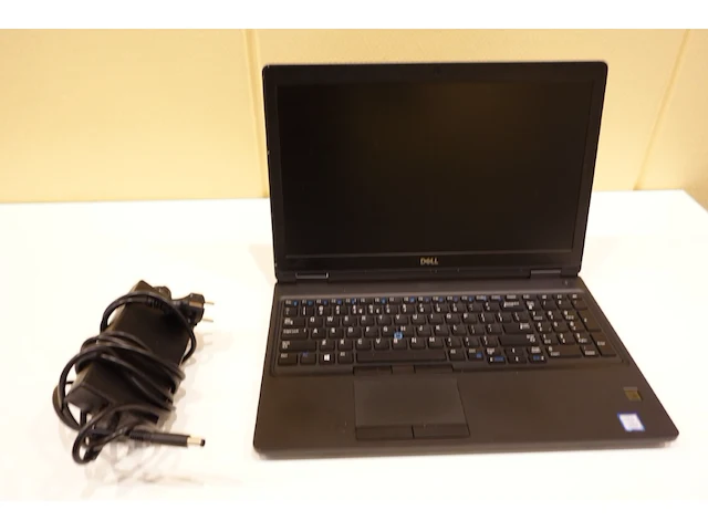 Dell latitude 5590 laptop - afbeelding 2 van  6