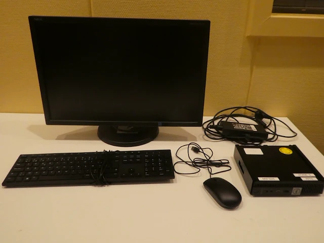 Dell optiplex 7070 mff + nec 22" monitor + muis/toetsenbord - afbeelding 1 van  5