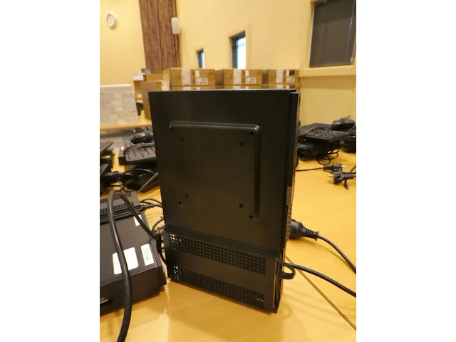 Dell optiplex 7070 mff + vesa cage - afbeelding 2 van  4