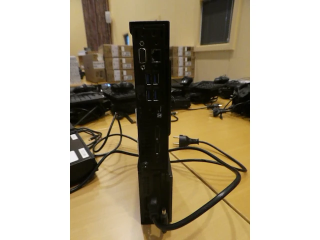 Dell optiplex 7070 mff + vesa cage - afbeelding 3 van  4