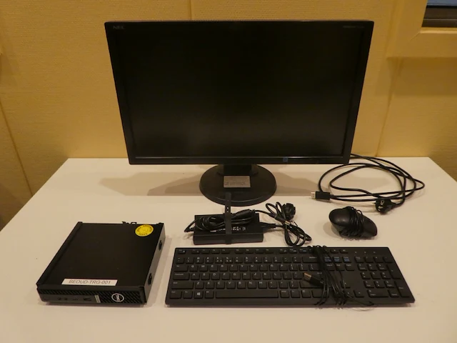 Dell optiplex 7080 mff + nec 22" monitor + muis/toetsenbord - afbeelding 1 van  4
