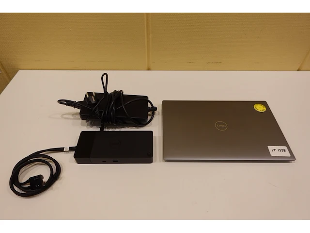 Dell precision 5570 laptop - afbeelding 1 van  6