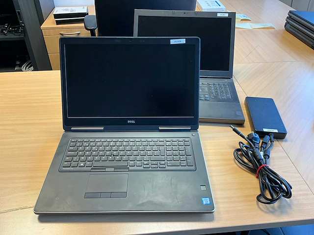 Dell precision laptop (2x) - afbeelding 1 van  8