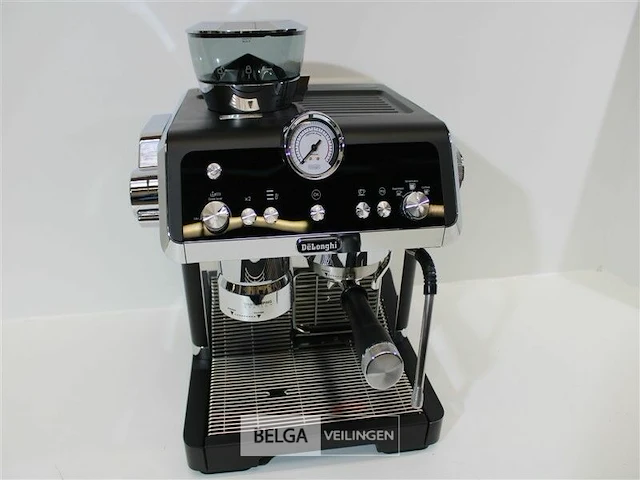 Delonghi ec9355bm specialista klassieke espresso - afbeelding 1 van  4