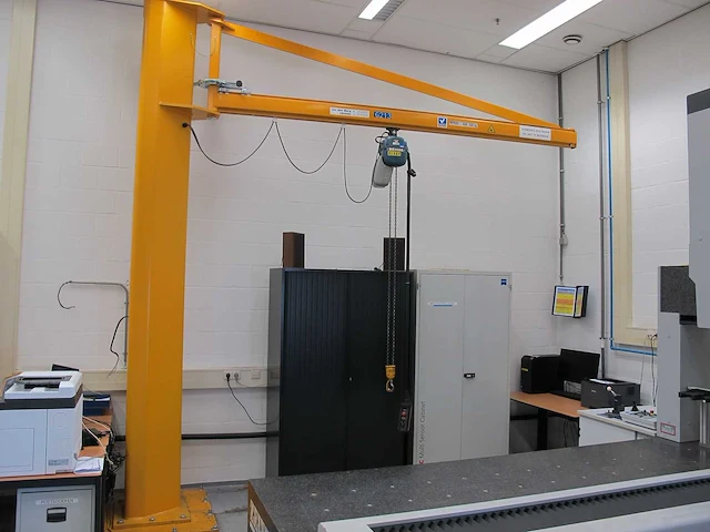 Demag - g213 - zwenkarmkraan - afbeelding 1 van  5