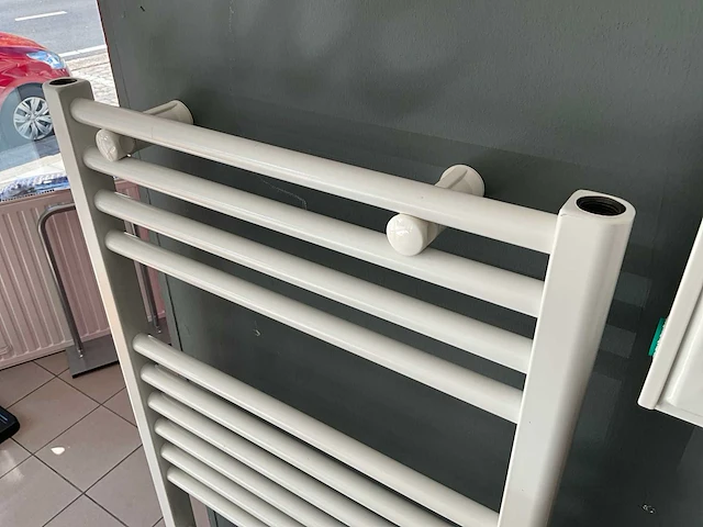 Desco handdoekradiator - afbeelding 2 van  3