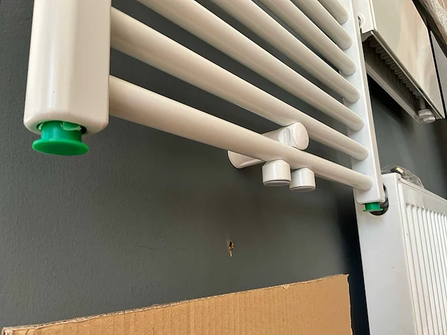Desco handdoekradiator - afbeelding 3 van  3