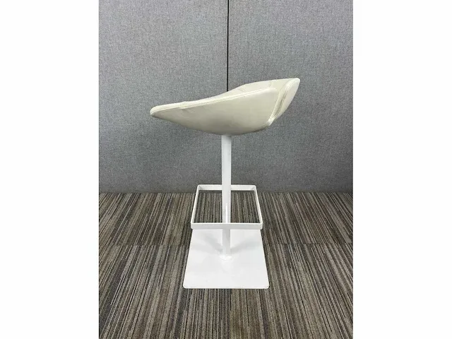 Design barkruk moroso fjord - afbeelding 5 van  6