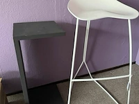 Design buffetstoel + houten staander - afbeelding 1 van  4